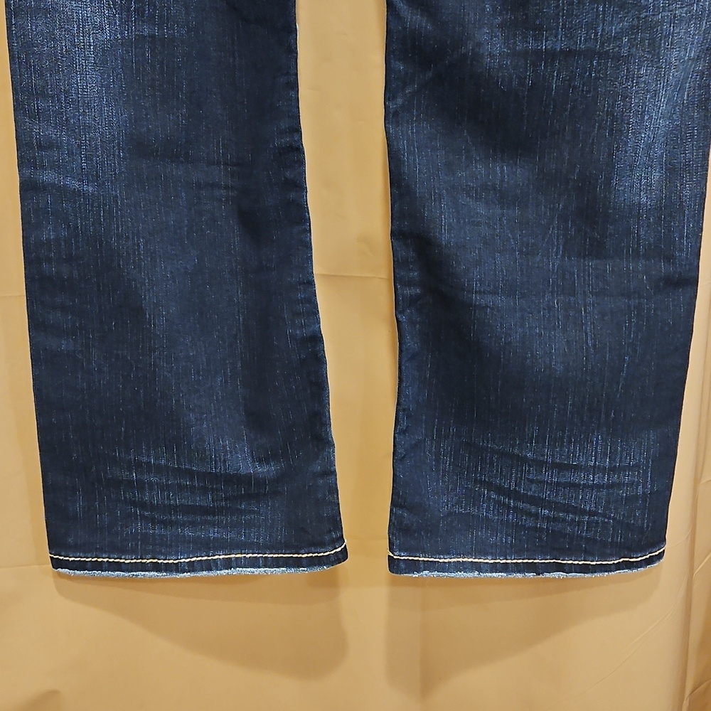 CLEARANCE SALE! Silver Jeans Dark Blue Jeans with Contrast Stitching - Picture 4 of 5